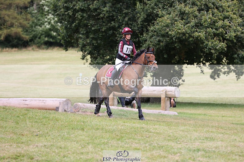 240825X-161017-36424 - 80cm XC 15.30 to 16.30