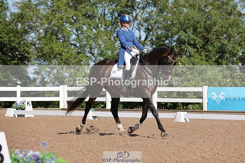 240816A-101635-02847 - 201-Natasha.Collings-Costello-Dovevale.Tender.Dove