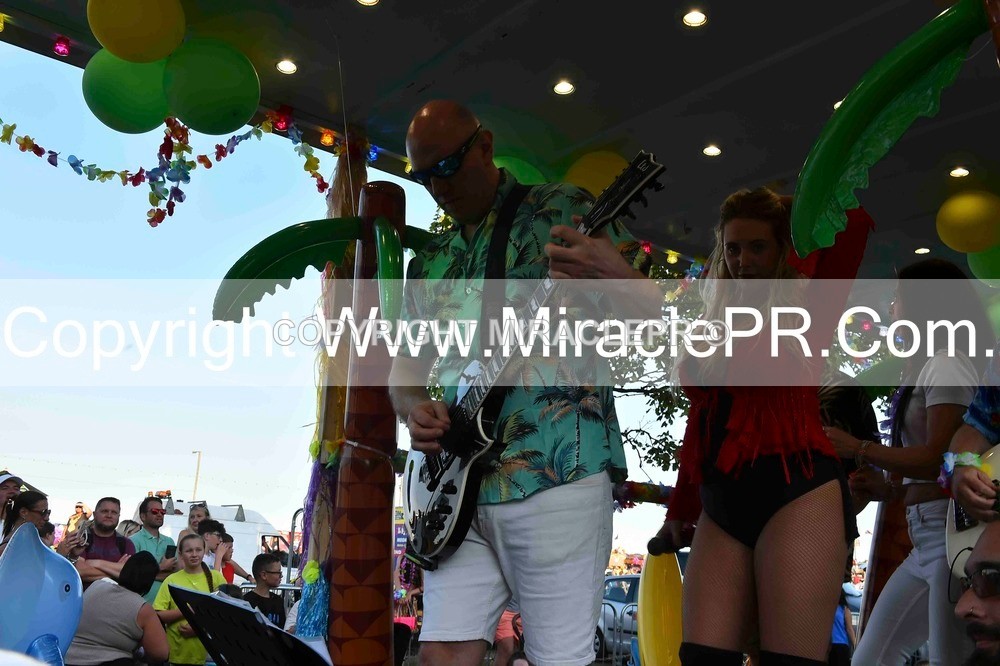 SH4_3455 - Carnival Procession.