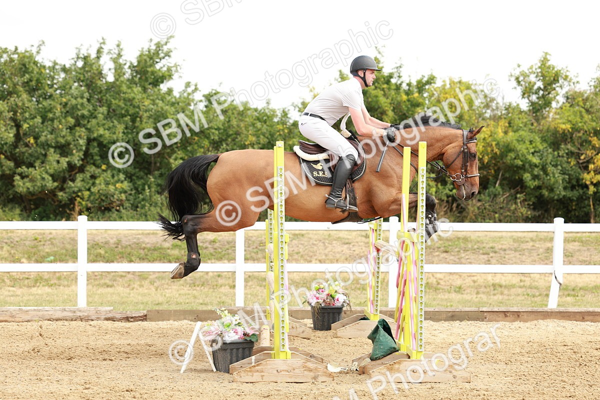 SBM_016886 - Class 20 - Senior Newcomers - 1.10m