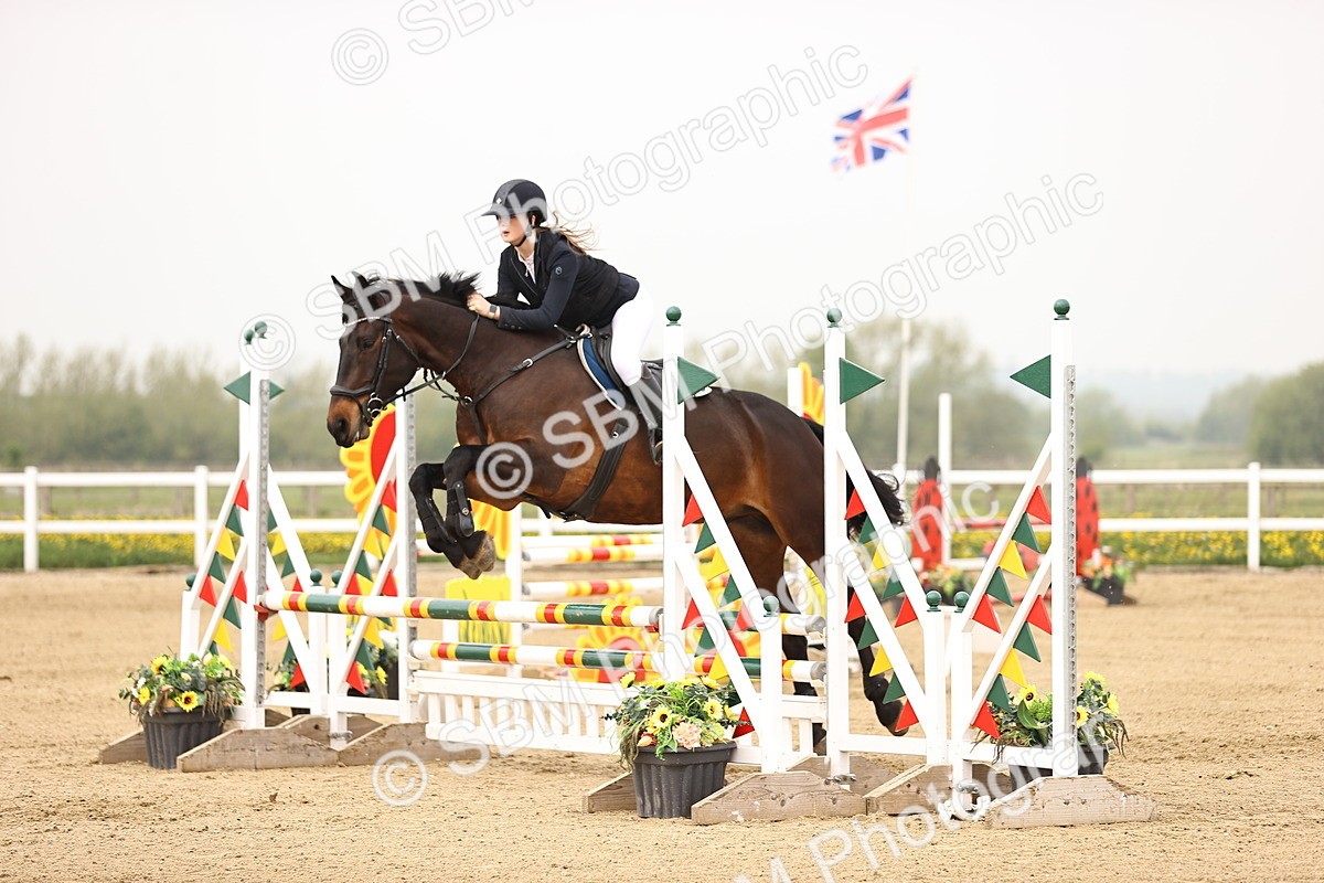  - Class 15 - Senior British novice - 90cm
