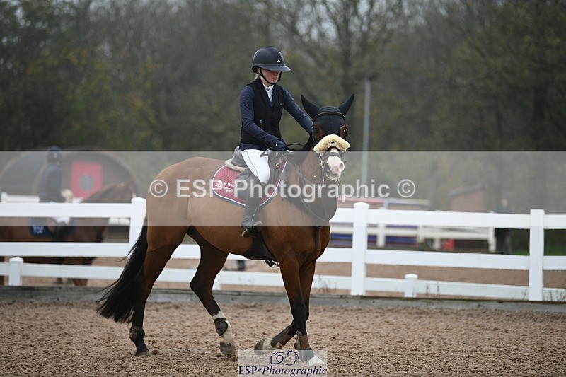 241103A-102127-07438 - SUN Cls 21 Snr Newcomers and 1.10m Open