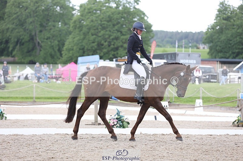 240524-141042-09682 - 279-MHF_LADY-Poppy_von_Maltzahn