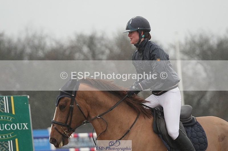 251207-120548-01964 - Cls 20 Snr Newcomers and 1.10m