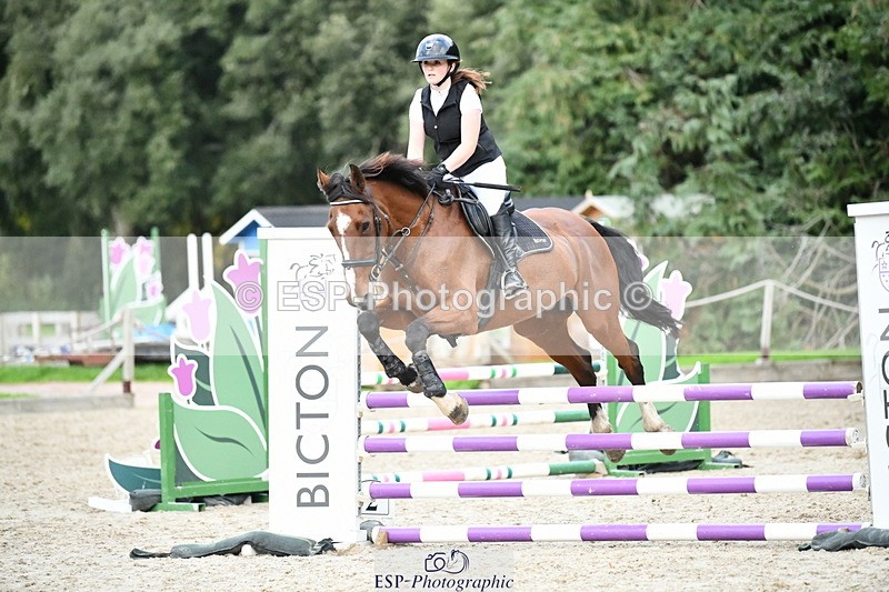 251004A-172315-02399 - Classes 12 & 13 90cm