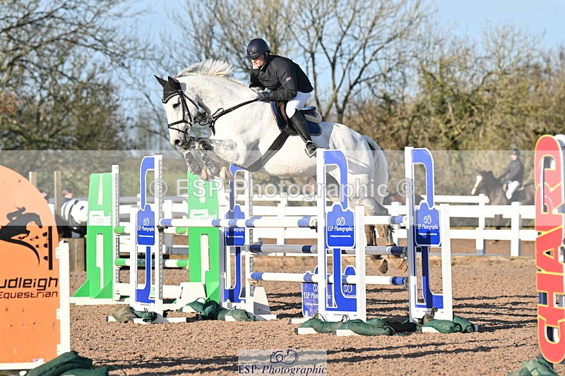 231210A-131251-02518 - Cls 20 Newcomers & 1.10m Open