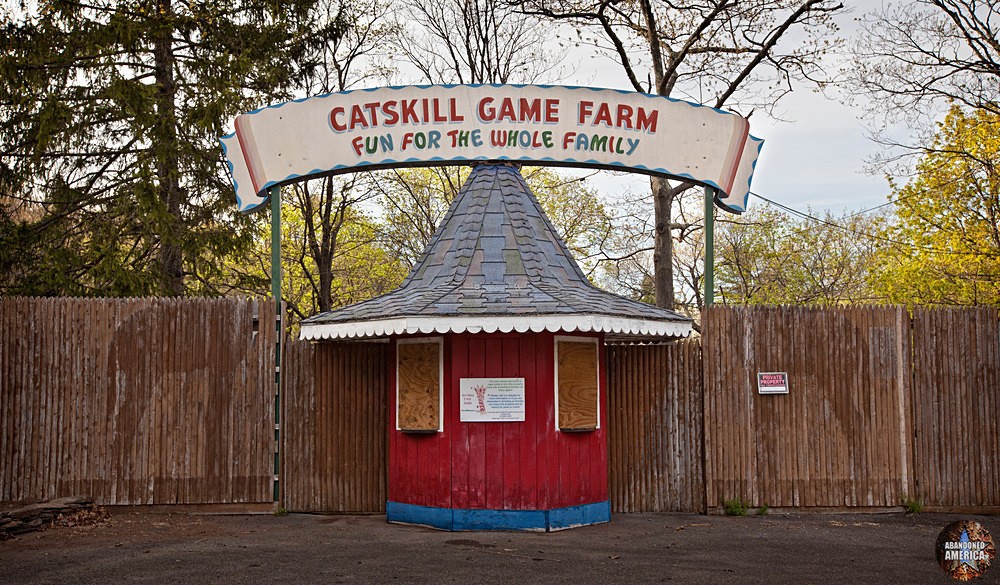 Catskill Game Farm (Catskill, NY) | Entrance Sign - Catskill Game Farm