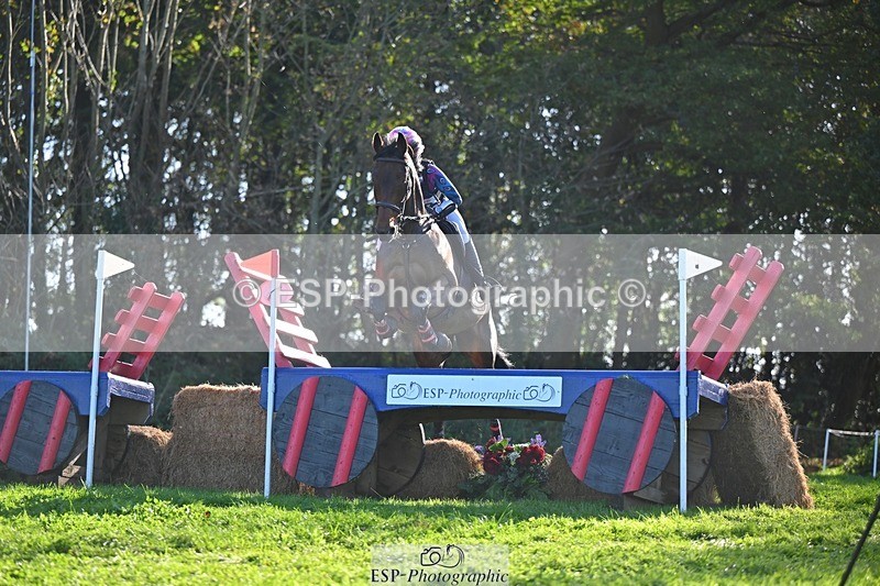 241026-142234-13894 - 509-Tichy.Sanders-SPARHANGER.VELVET