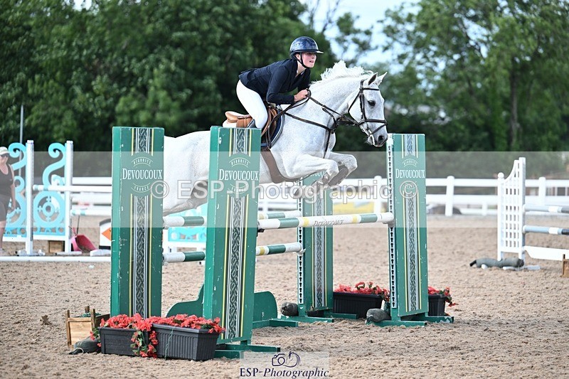 260627-175820-05902 - Cls 27 Foxhunter and 1.10m