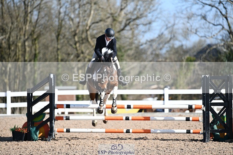 250330-101420-06040 - Cls 32 British Novice and 90cm