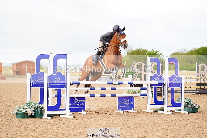 240526A-111456-07770 - Cls 26 Chard Equ 1.05m and 1.10m Grand Prix