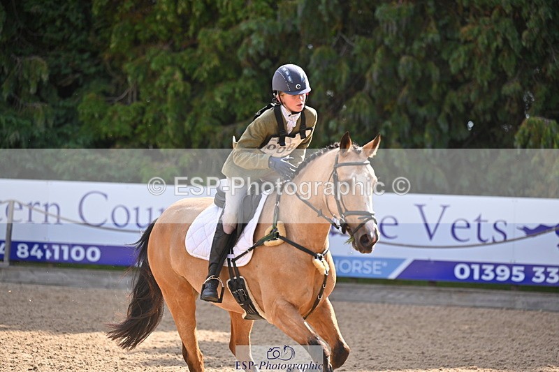 250802A-095415-00296 - A-008-Sophia.Vestey-BURDAL.DUKE