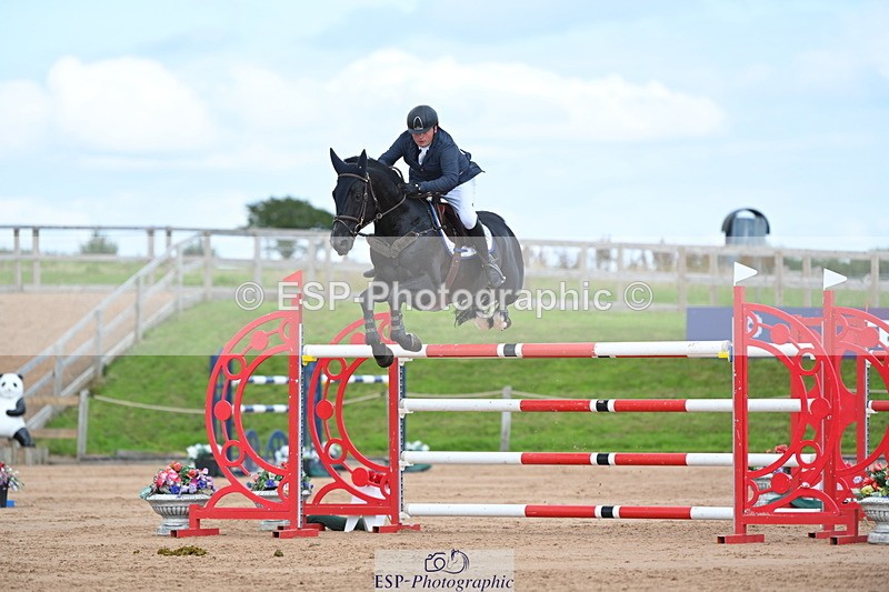 230721A-155030-07452 - Cls 10, 2 Star Big 1.45m Start to break