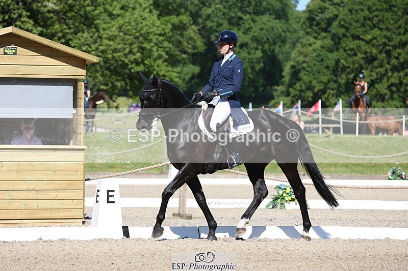 230526-100354-05172 - 358-EQUADOR_MW-Toots_Bartlett-WEDTrotUp+DR