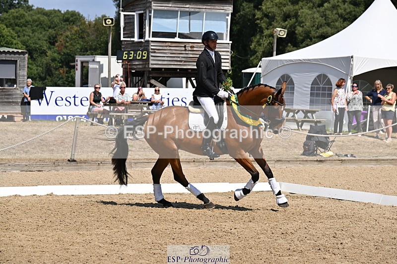 250810A-132654-06653 - Medium SILVER Presentations