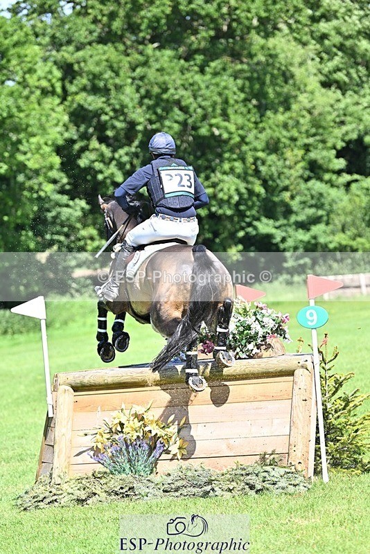 240525-105646-12144 - 323-EMERALD_ENDEAVOUR-Harry_Dzenis