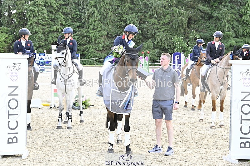 250525A-161214-18526 - Presentations Section C CCI 2 Star Long