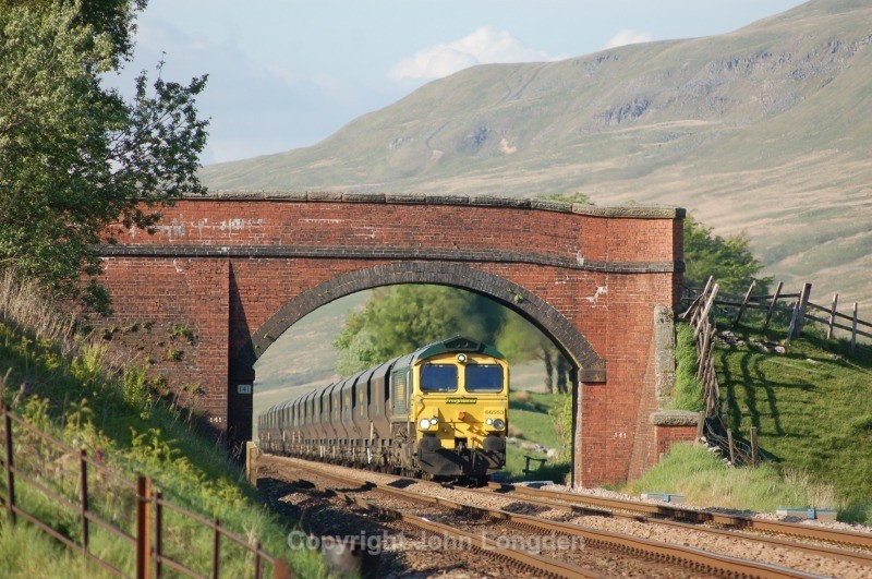 29.5.12 - 66553 6M32 Killoch - Ratcliffe, MP 261 (Angerholme) - Milepost 261 (Angerholme, Mallerstang)