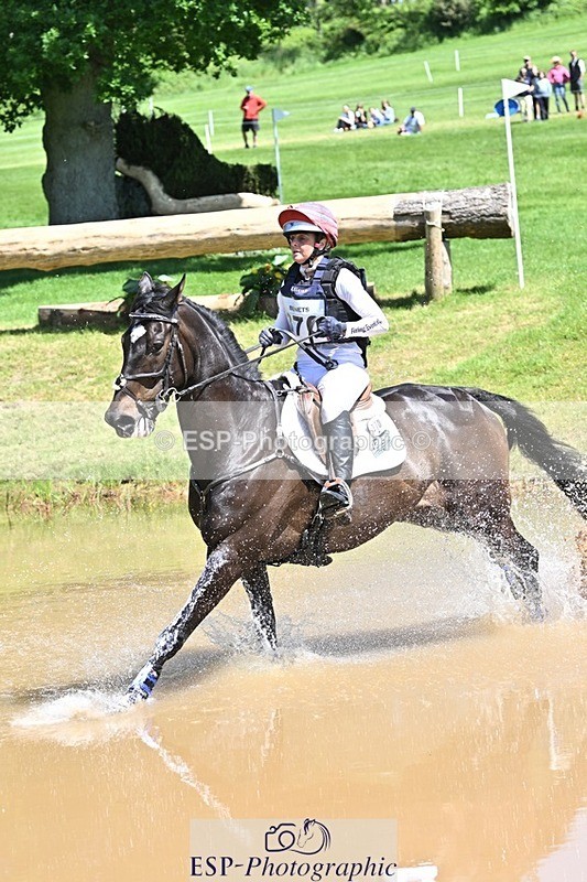 240525-121240-12971 - 370-STORM_IN_DECEMBER-Claire_Fielding