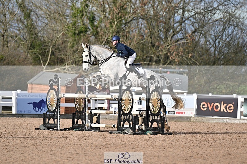 251126-121805-00423 - Cls 4 Newcomers and 1.10m