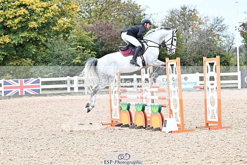 251015-132840-00580 - Cls 4 Newcomers and 1.10m Open