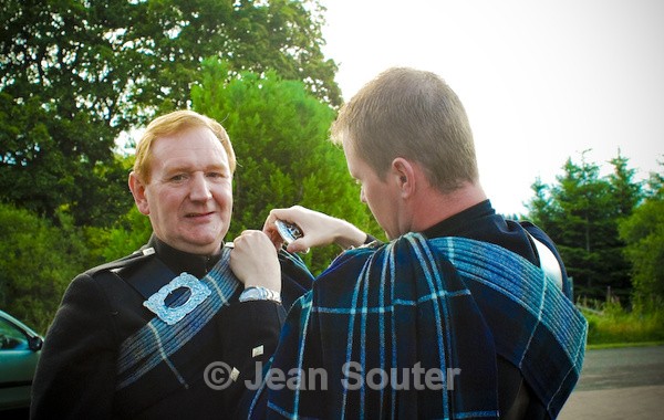 Robert giving a helping hand - Lonach