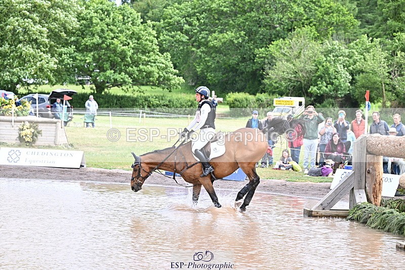 250525A-142246-16457 - D-476-Caroline.Powell-TIK.TOK