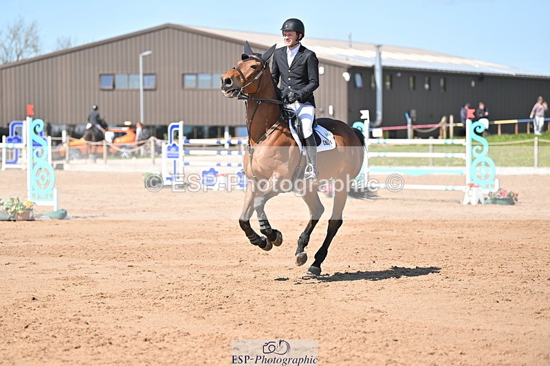 240420A-141037-11635 - Cls 7, 2 Star Medium Tour 1.35m