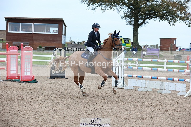 241101A-155810-03156 - FRI Cls 8 National 1.30m