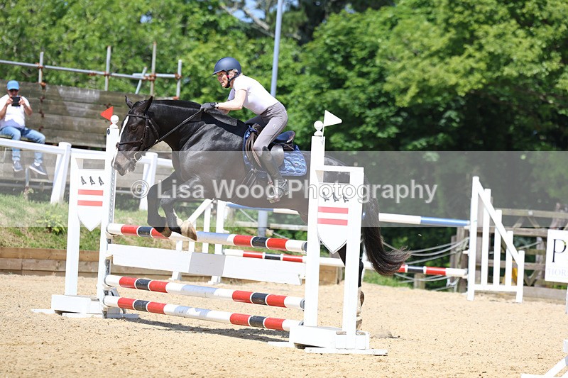 3E7A0287 - Class 9: Senior BN/90cm open