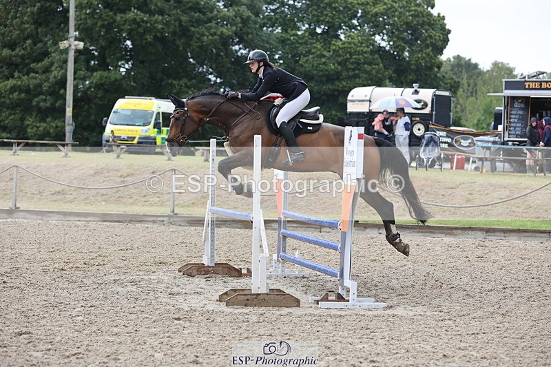 250831A-131454-10275 - Cls 42 Snr 1m Grand Prix