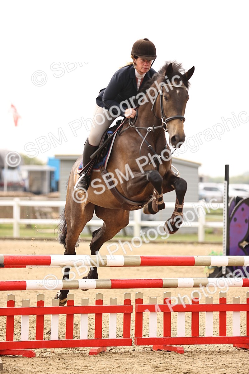  - Class 15 - Senior British novice - 90cm