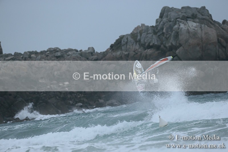 WS 030413-99 - Windsurfing