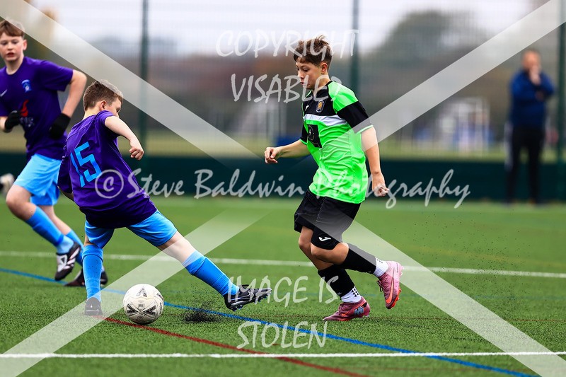 1DX30034 - 2025-10-12 FC Abbey Meads U14 Orange V Kingsdown Lions U14