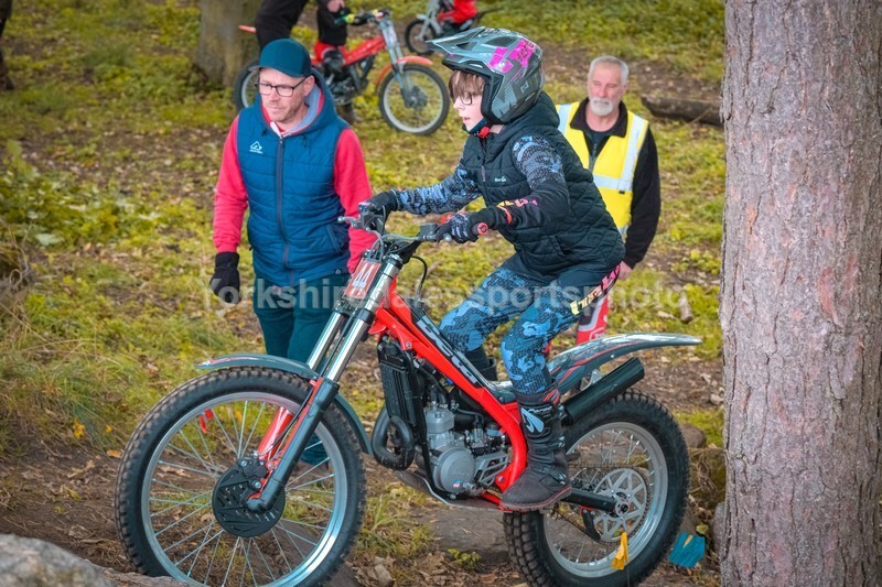 DSCF0270 - Ripon MC Trial 27/09- kids