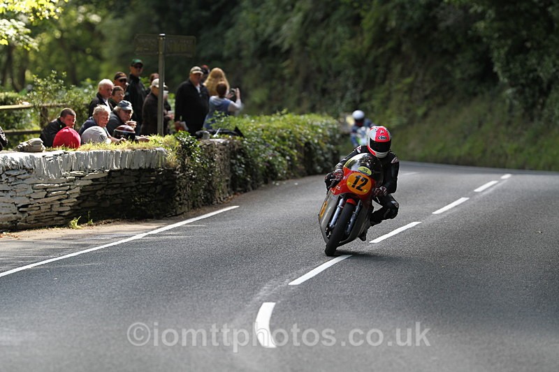 FOM_1001 - Classic TT Lap of honour
