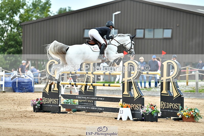 230720A-150708-03711 - Cls 9, 2 Star Big 1.40m Start to break