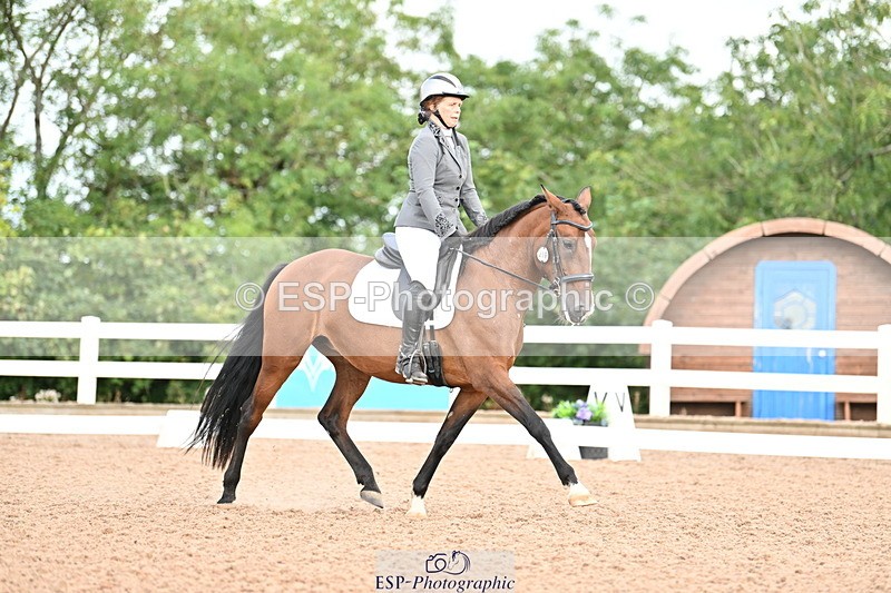 240817A-101248-07116 - 219-Sarah.Baldwin-Ervilha.Dos.Leitoes