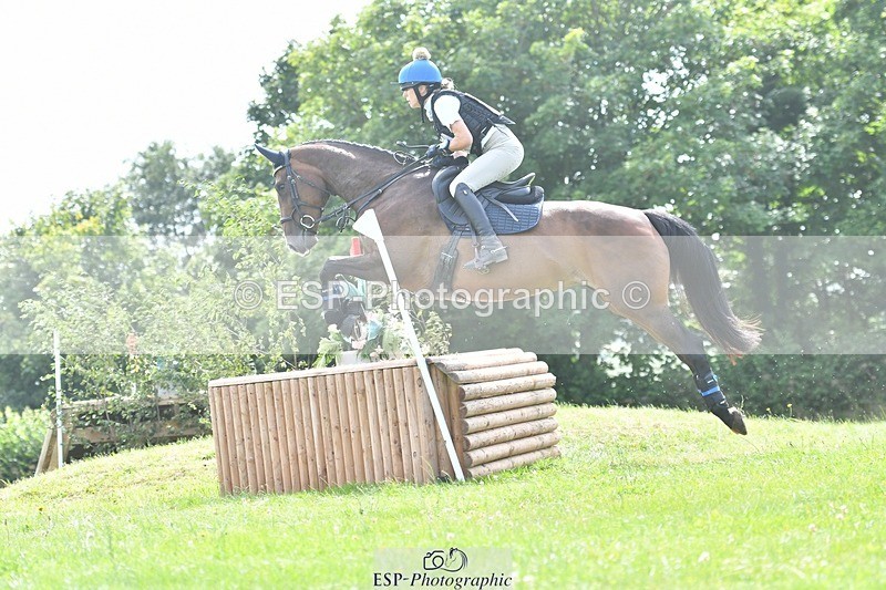 240803-150632-08136 - 181-Charlotte_Bradbury-KENSINGTON_EMPIRE