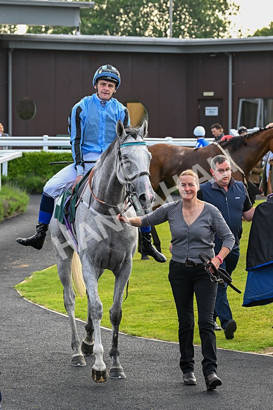 100625-Race 5-Crowns Lady-7325 - Race 5