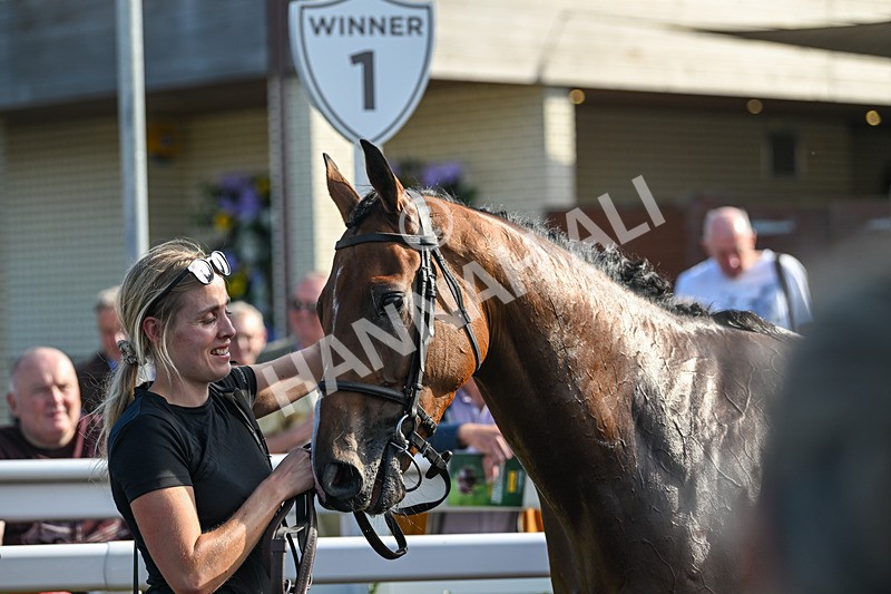 090925-Race 4-U Sure Do-9056 - Race 4