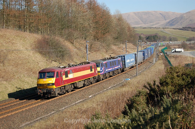 JL - 17.3.16 90037 & 90024 4M25 Mossend - Daventry, Beckfoot - West Coast Main Line (north to south)