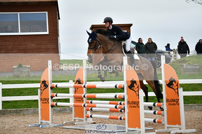 240112A-135652-01035 - Cls 6 Foxhunter and 1.20m Open