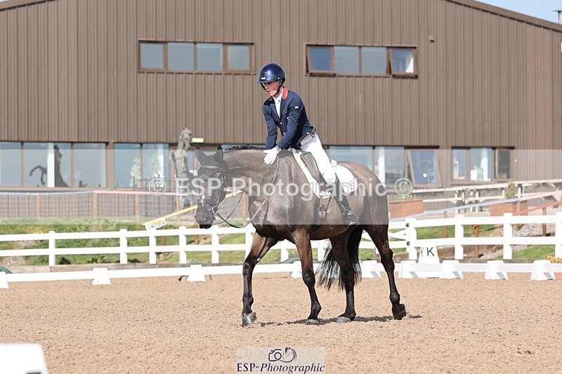 250404-152444-07091 - 117-Myles.Graham-Nibeley.Black.Pearl