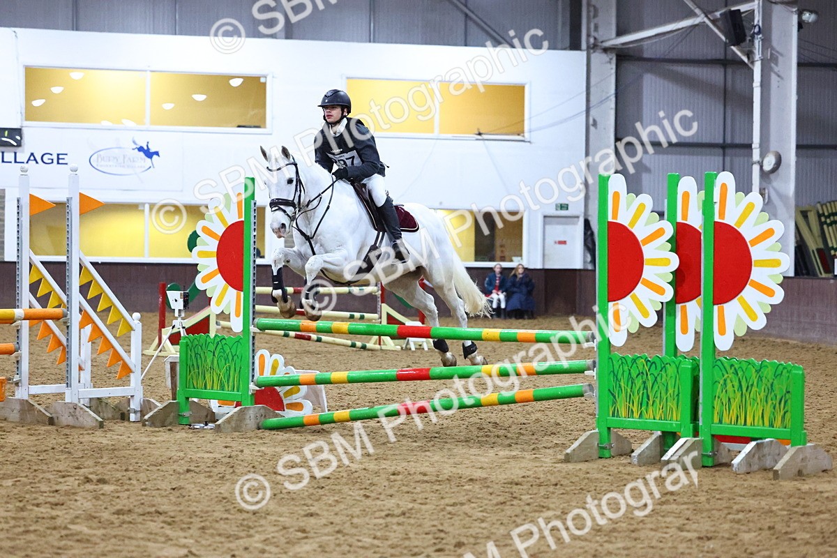 SBM_002857 - Class 6 - Holly & Ivy Stakes - 90cm