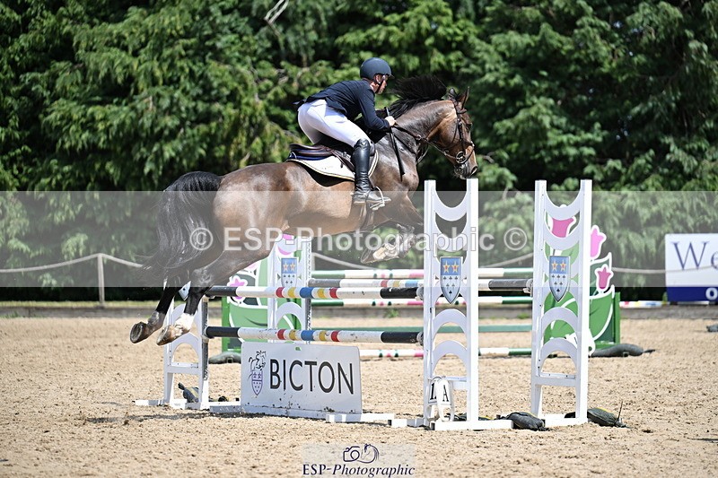260705A-140945-20272 - Cls 52 Snr 1m 05 GP Jump Off