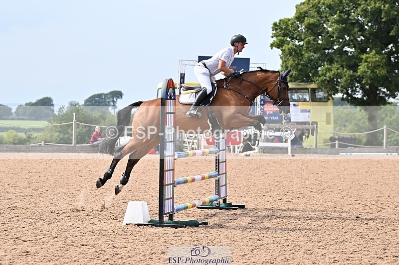 240828A-150353-01116 - Cls 4 Snr Newcomers and 1.10m Open