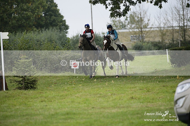  WWHT 171021 1930 - Novice Pairs (0.80m)  17/10/21