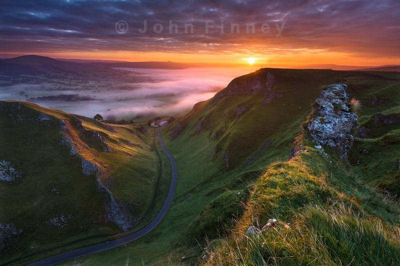 Winnats Autumn sunrise - Peak District & surrounding area