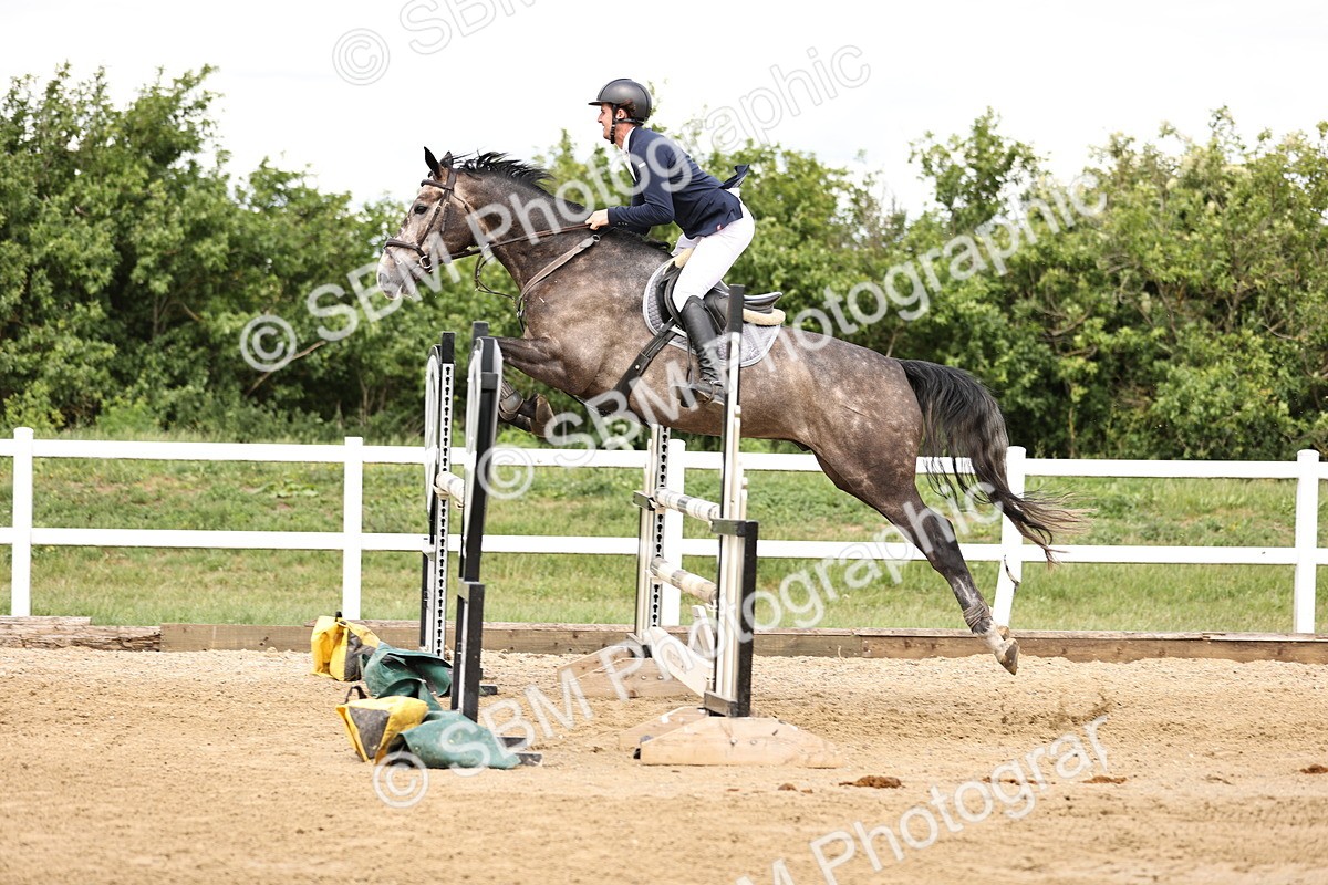 SBM_003193 - Class 11 - Senior Newcomers - 1.10m